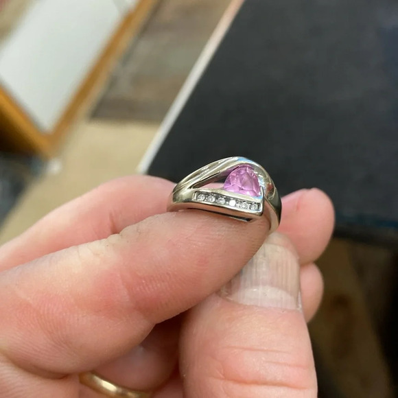 274565 10k white gold with White and pink sapphire - Picture 3 of 4